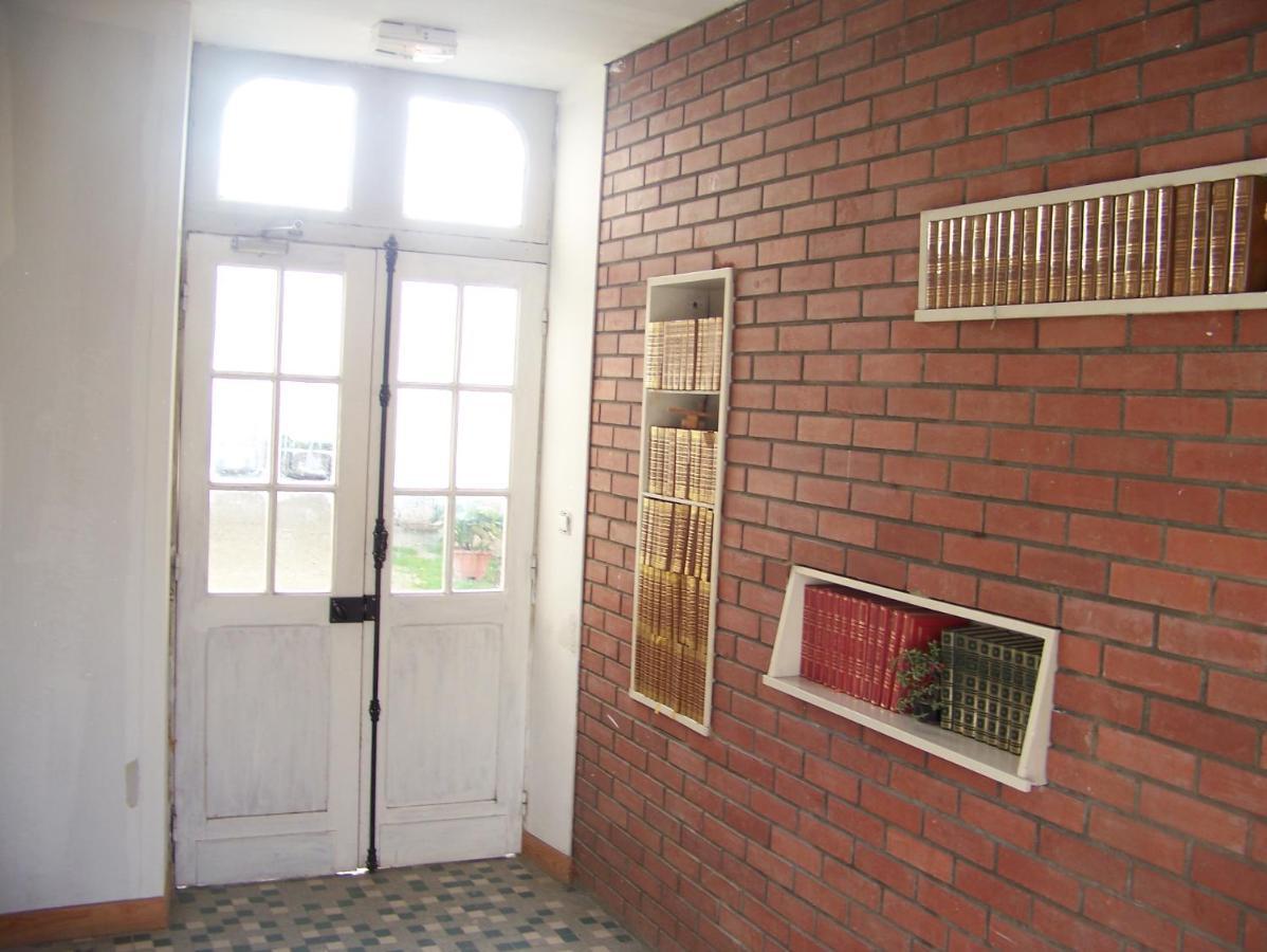 Charmant Studio Au Calme Tout Confort Dans Chateau Neo Gothique Proche Zenith Comet Orleans Parking Voiture Gratuit Wifi Haut Debit Rue Des Montees Ngoại thất bức ảnh