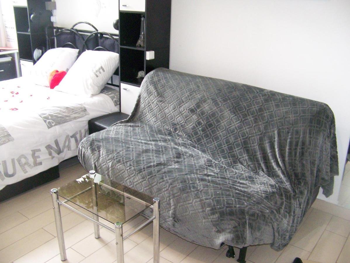 Charmant Studio Au Calme Tout Confort Dans Chateau Neo Gothique Proche Zenith Comet Orleans Parking Voiture Gratuit Wifi Haut Debit Rue Des Montees Ngoại thất bức ảnh